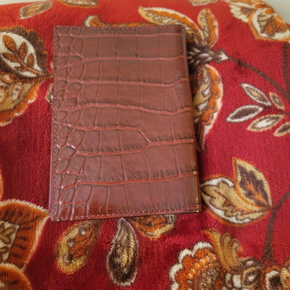 Kate Spade Brown Croc Embossed Passport Holder - Picture 3 of 3